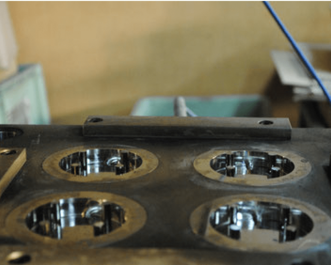 森合成有限会社